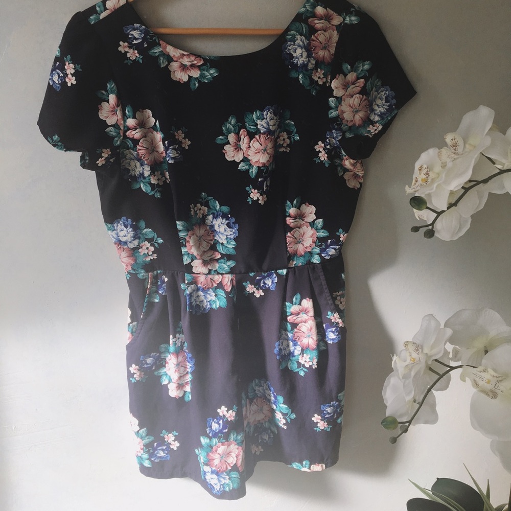 ✨ON SALE - Elegant Vintage Inspired Romper ✨